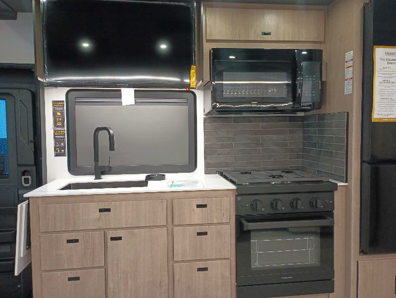 2026 Grand Design Lineage Series F 31ZW - Image 22