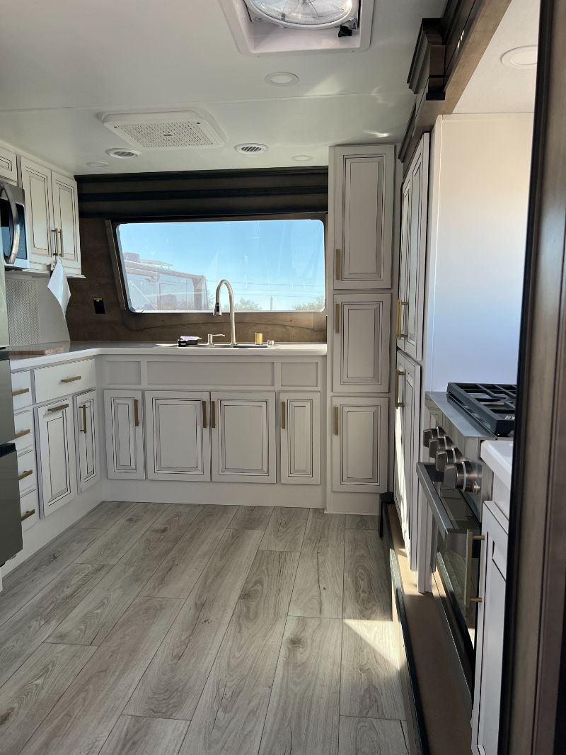 2026 Keystone Montana 3795FK - Image 18
