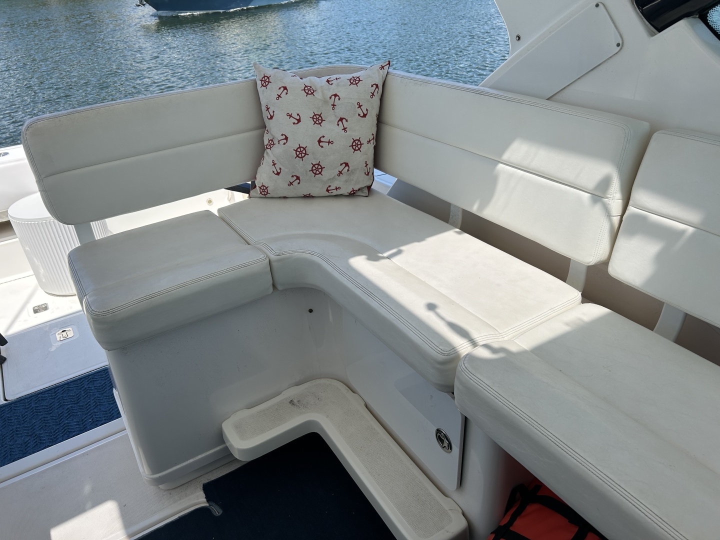 2007 Tiara Yachts 3200 Open - Image 8