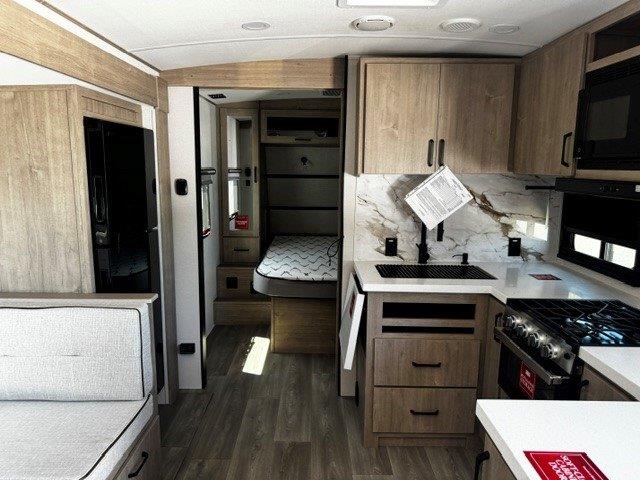 2026 Grand Design Imagine 2470BH - Image 10