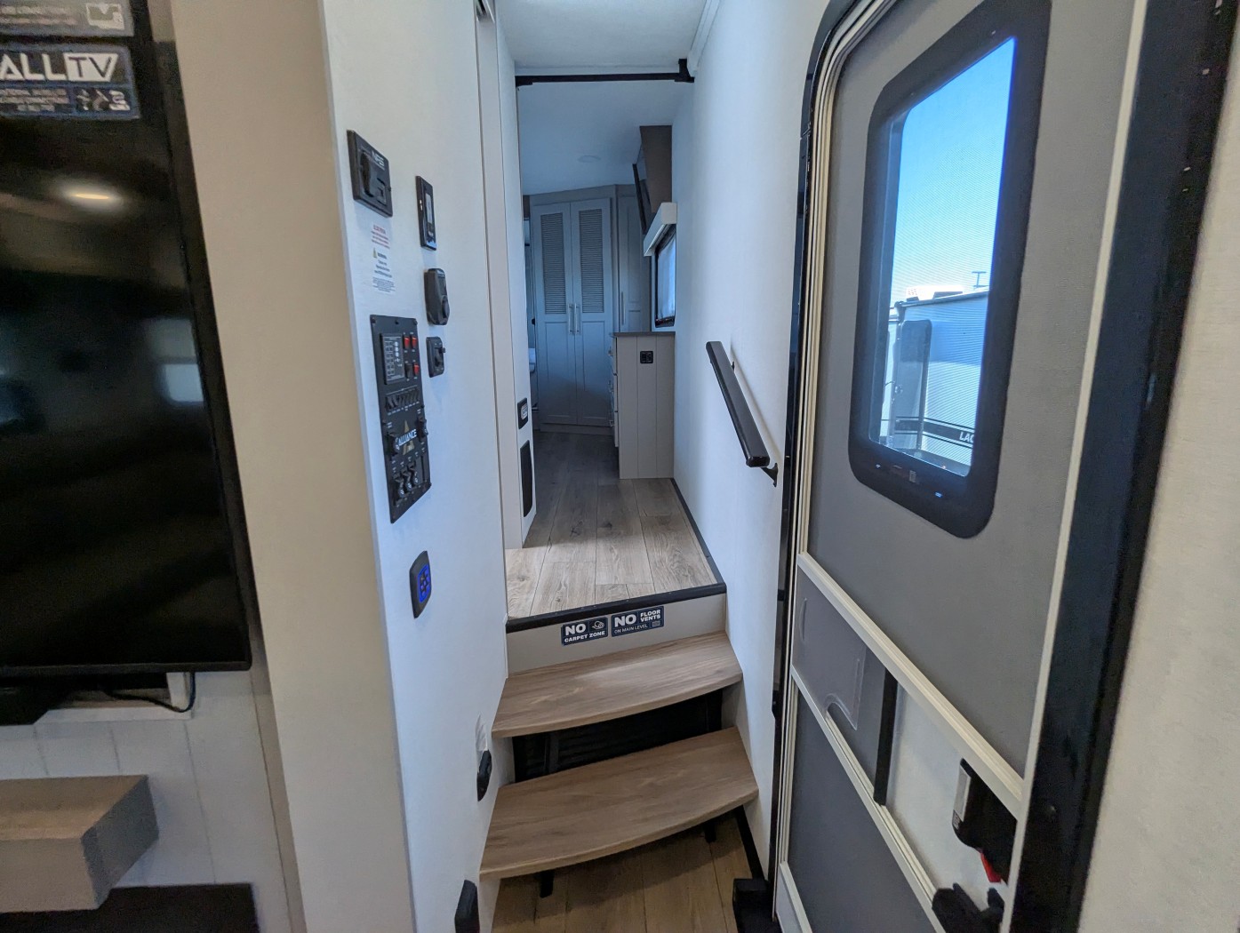 2026 Alliance RV Paradigm 312RK - Image 19