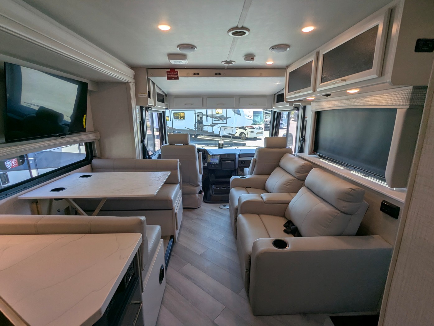 2026 Holiday Rambler Invicta 33HB - Image 33