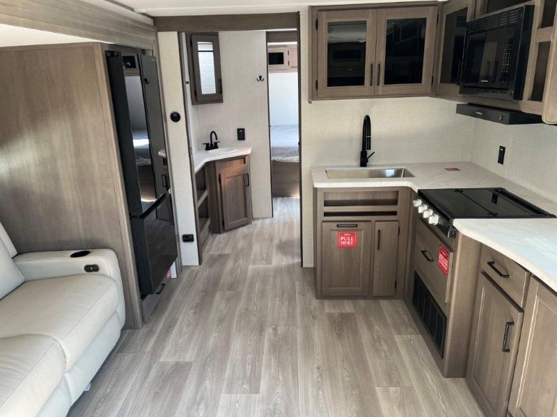 2026 Grand Design Transcend 245RLT - Image 4