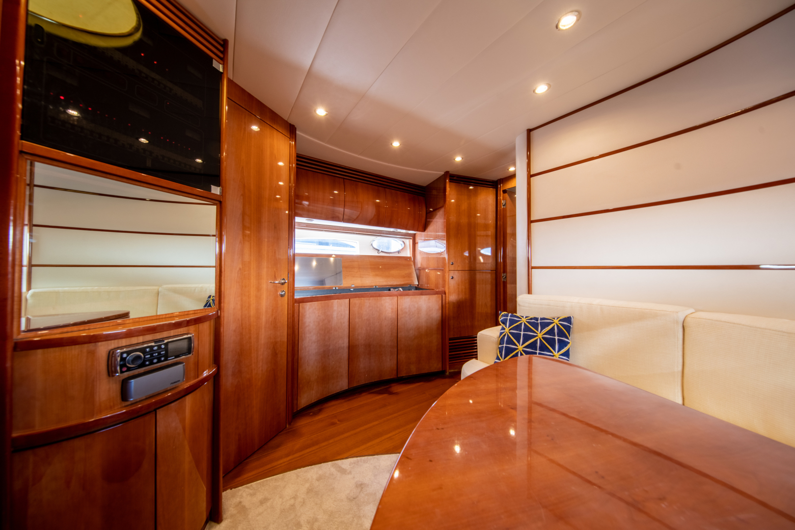2004 Pershing Express - Image 27