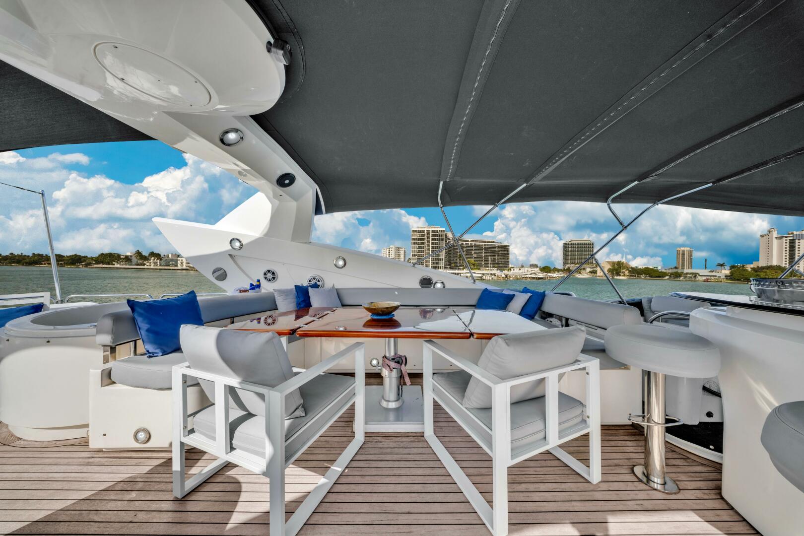 2003 Sunseeker 94 Motor Yacht - Image 12