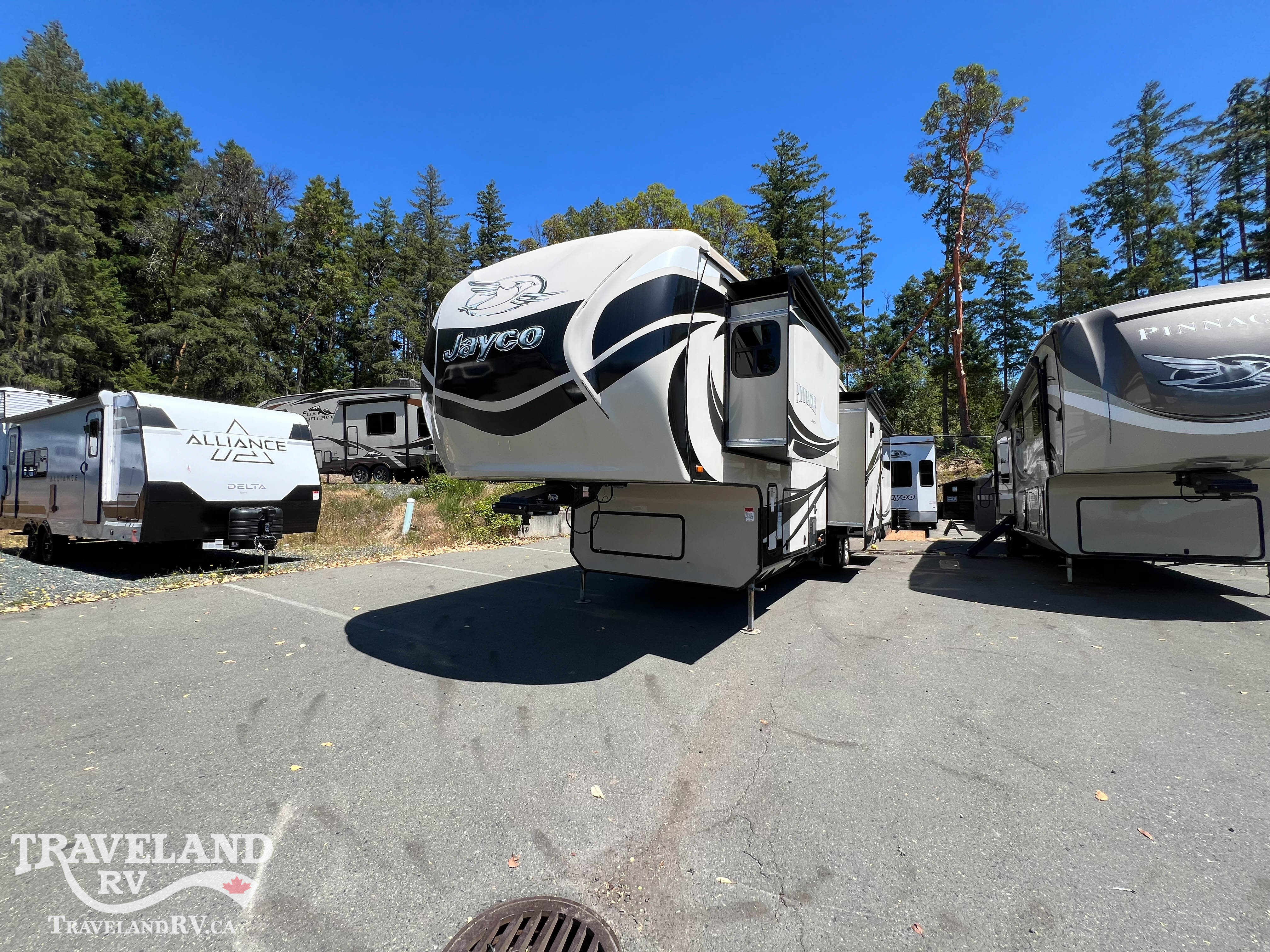 2015 Jayco Pinnacle 36RSQS - Image 5