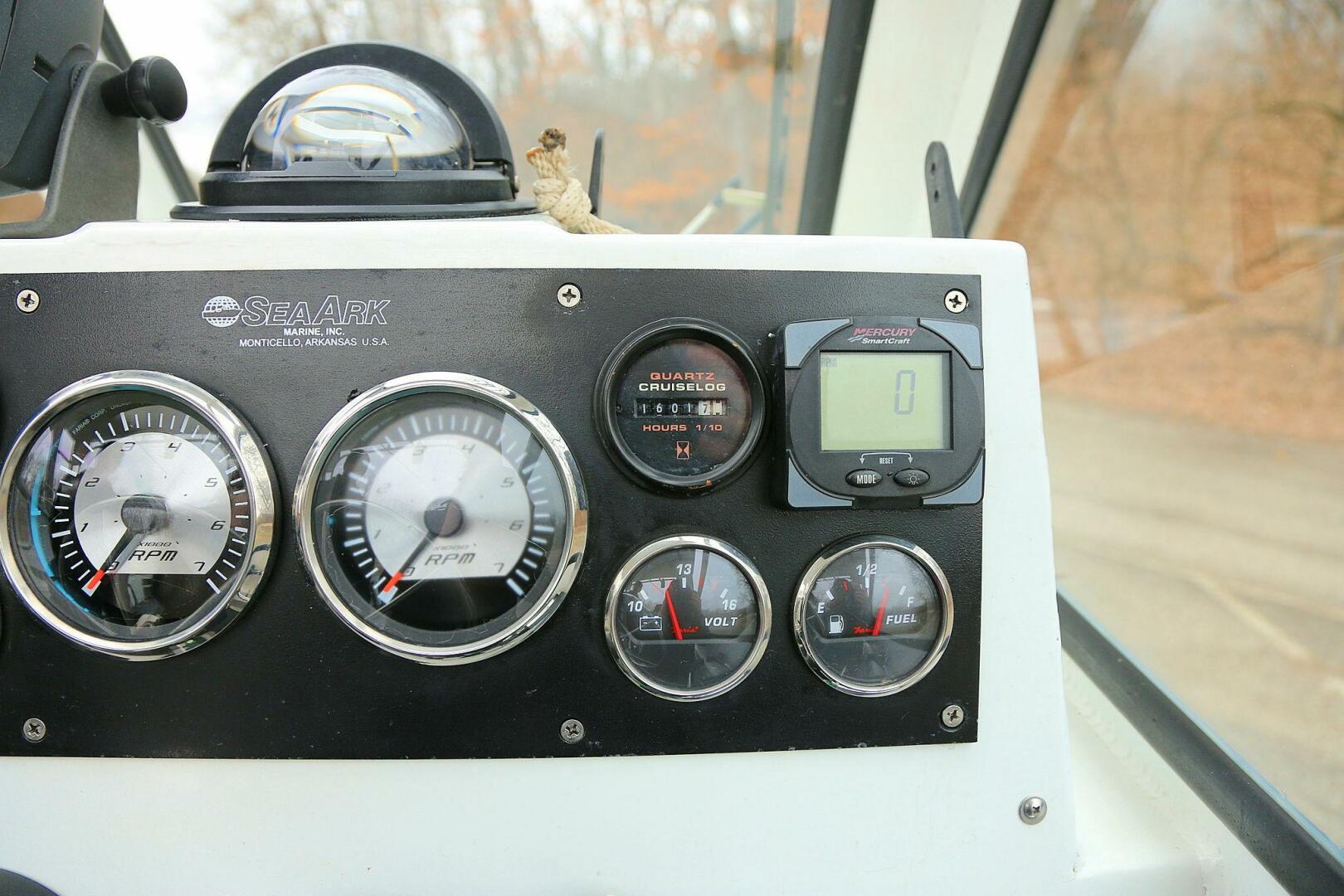 2002 SeaArk DXS 1652 SLD - Image 12