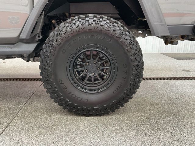 2023 Jeep Gladiator Crew Cab Sport S 4WD - Image 10
