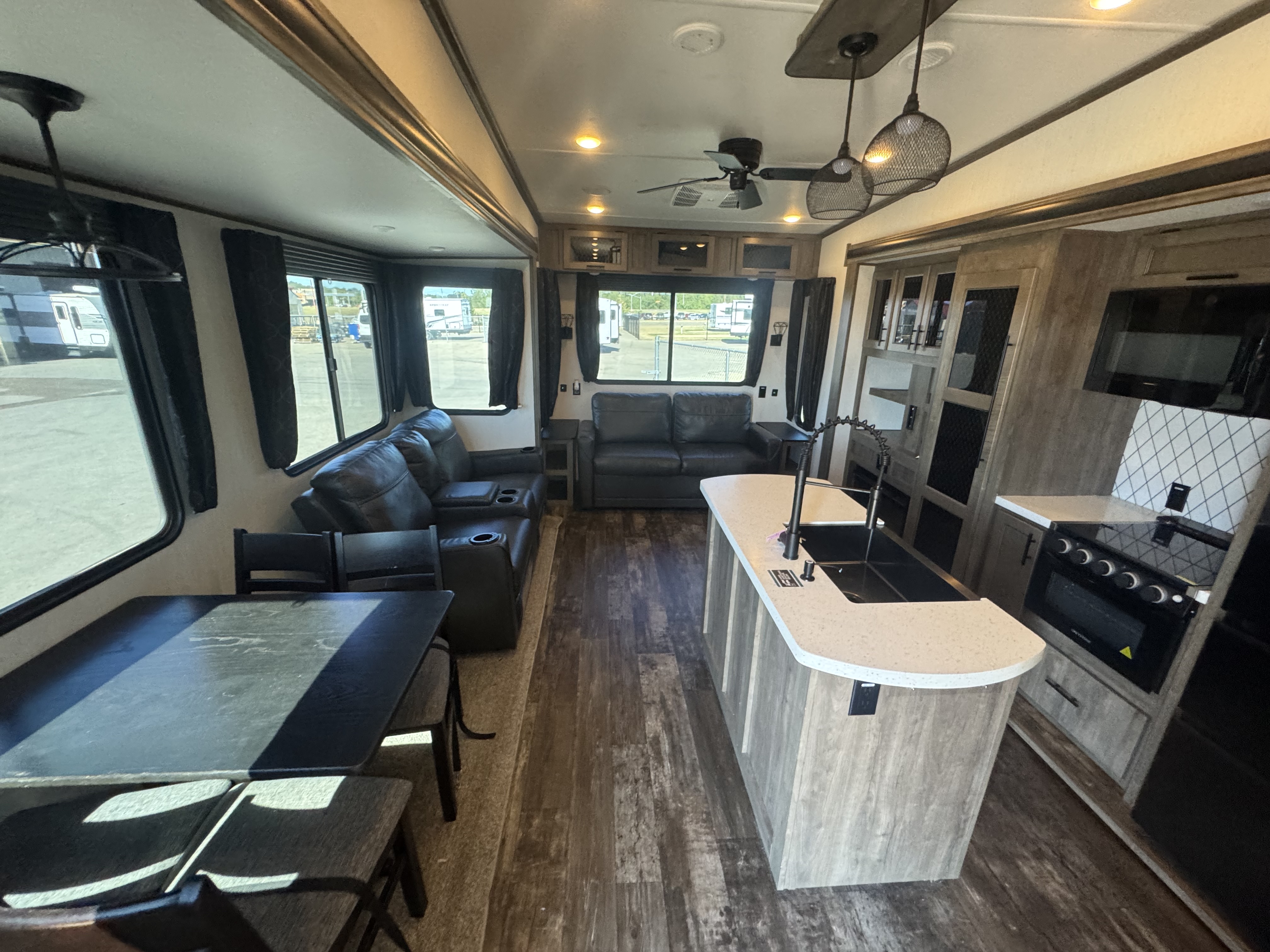2022 FOREST RIVER SABRE 36BHQ - Image 6