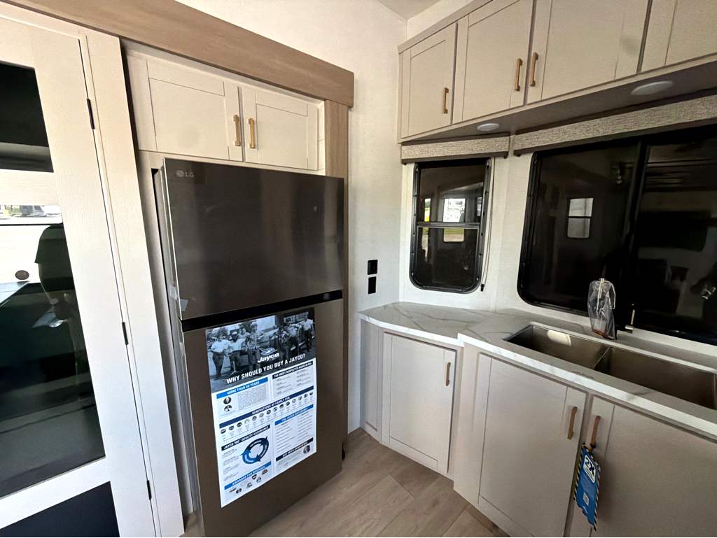 2027 JAYCO JAY FLIGHT BUNGALOW 404LOFT - Image 20