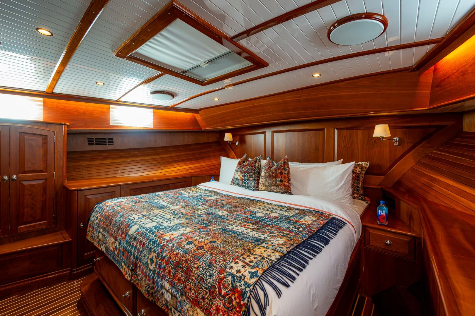 2021 Hinckley Talaria 55 Flybridge MKII - Image 21