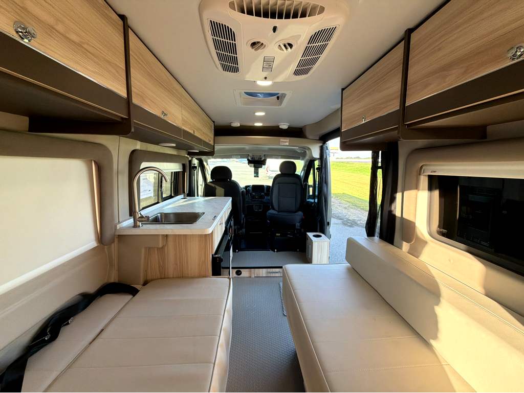 2027 ENTEGRA COACH ETHOS 20T - Image 18