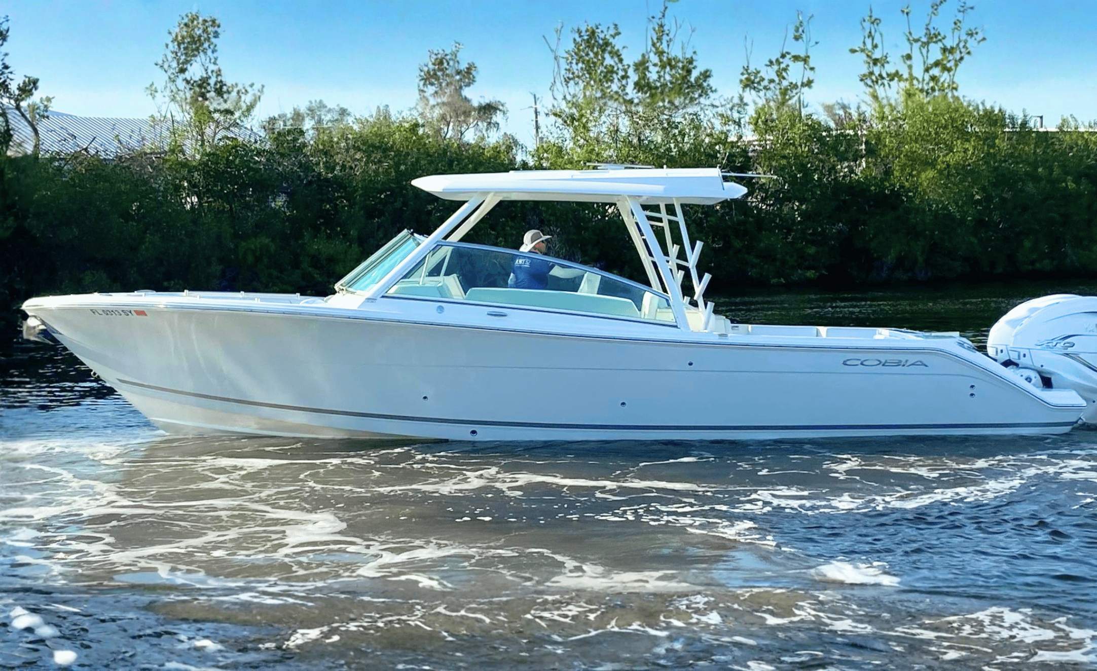 2021 COBIA 330DC - Image 6