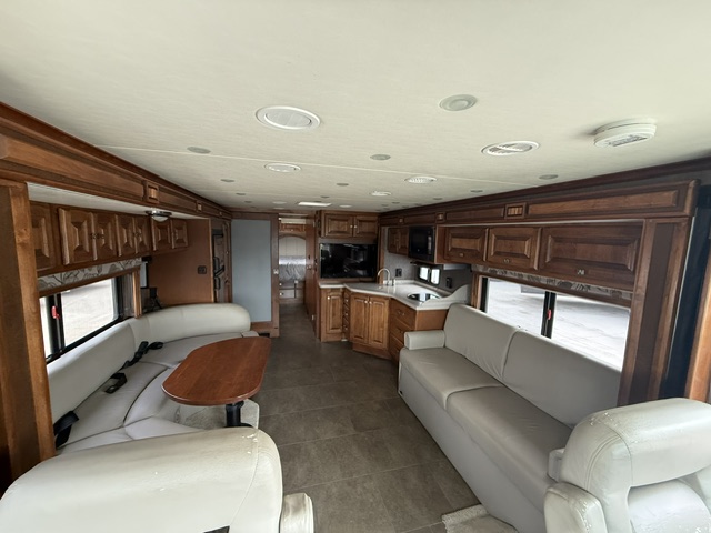 2013 Tiffin Allegro Breeze 32 BR - Image 11