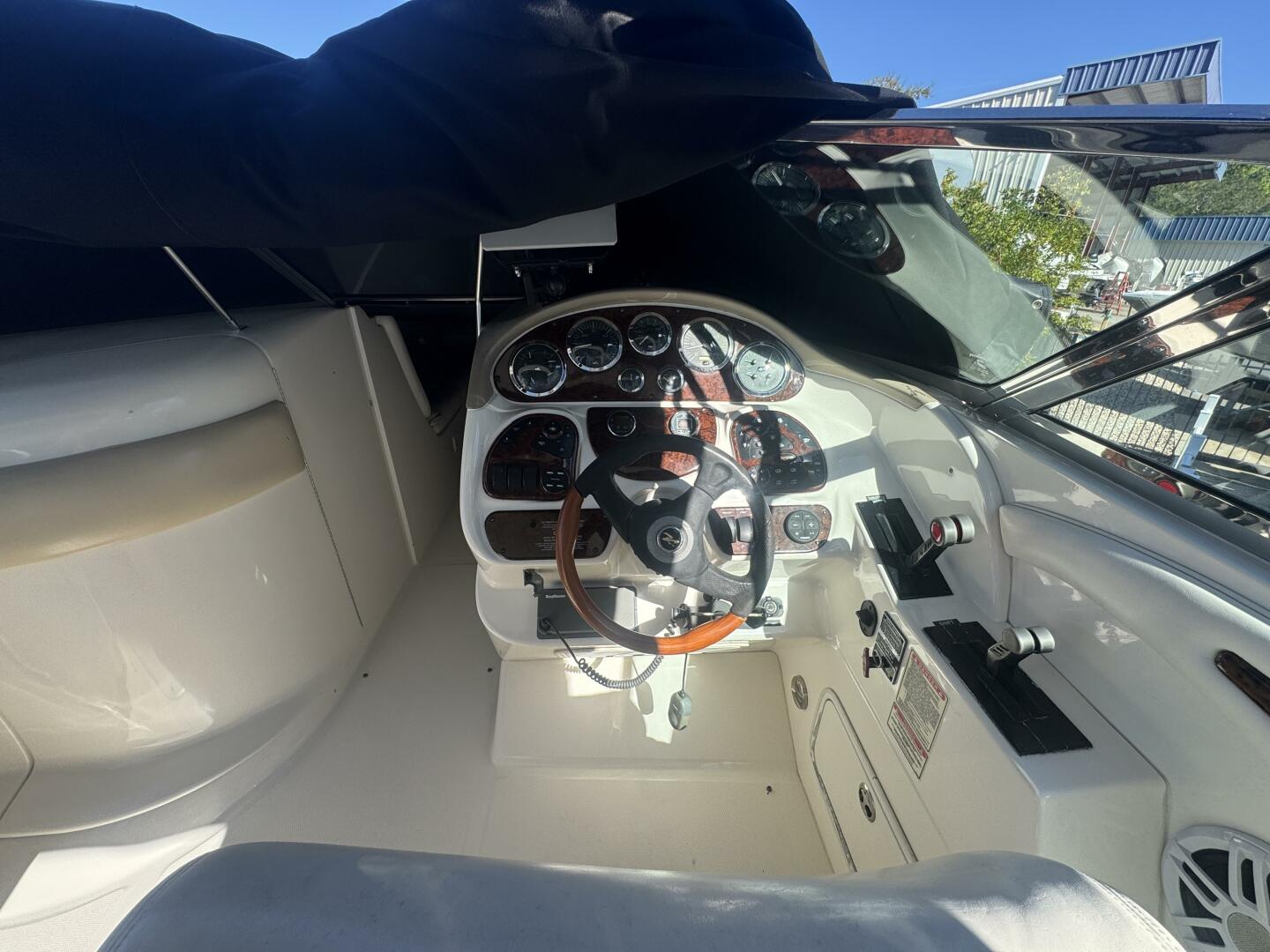 2002 Sea Ray 290 Bowrider - Image 10