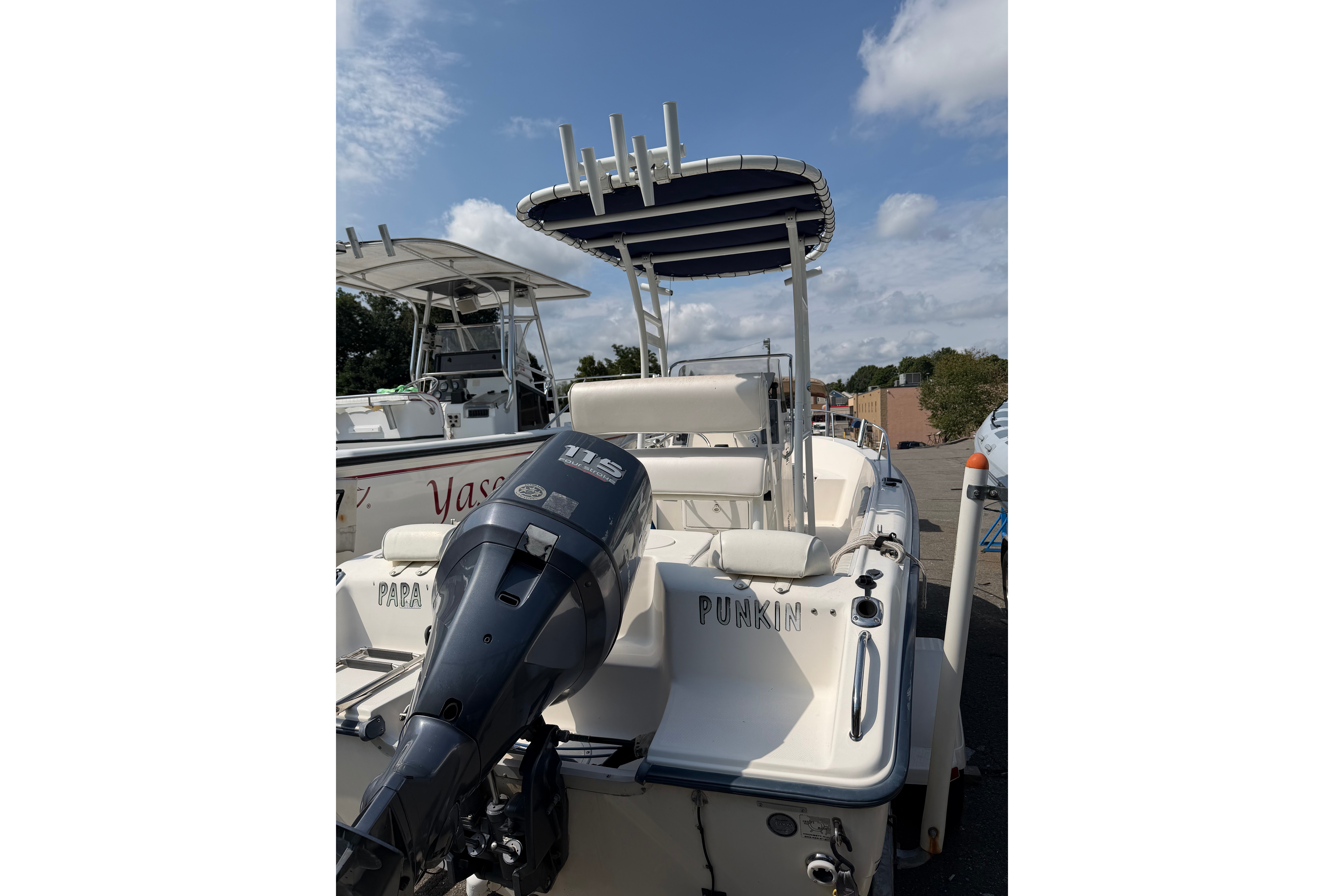 2005 Sea Hunt Triton 186 - Image 11
