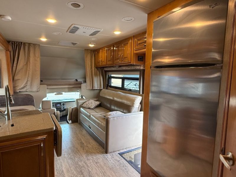 2017 Thor Motor Coach Four Winds Super C 35SB - Image 13