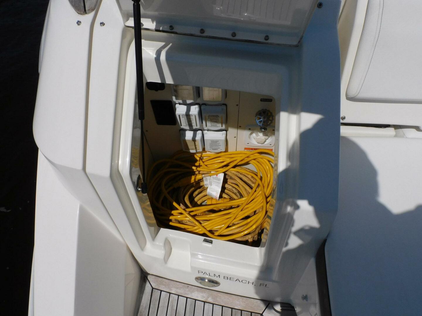 2018 Sea Ray Sundancer 320 - Image 32