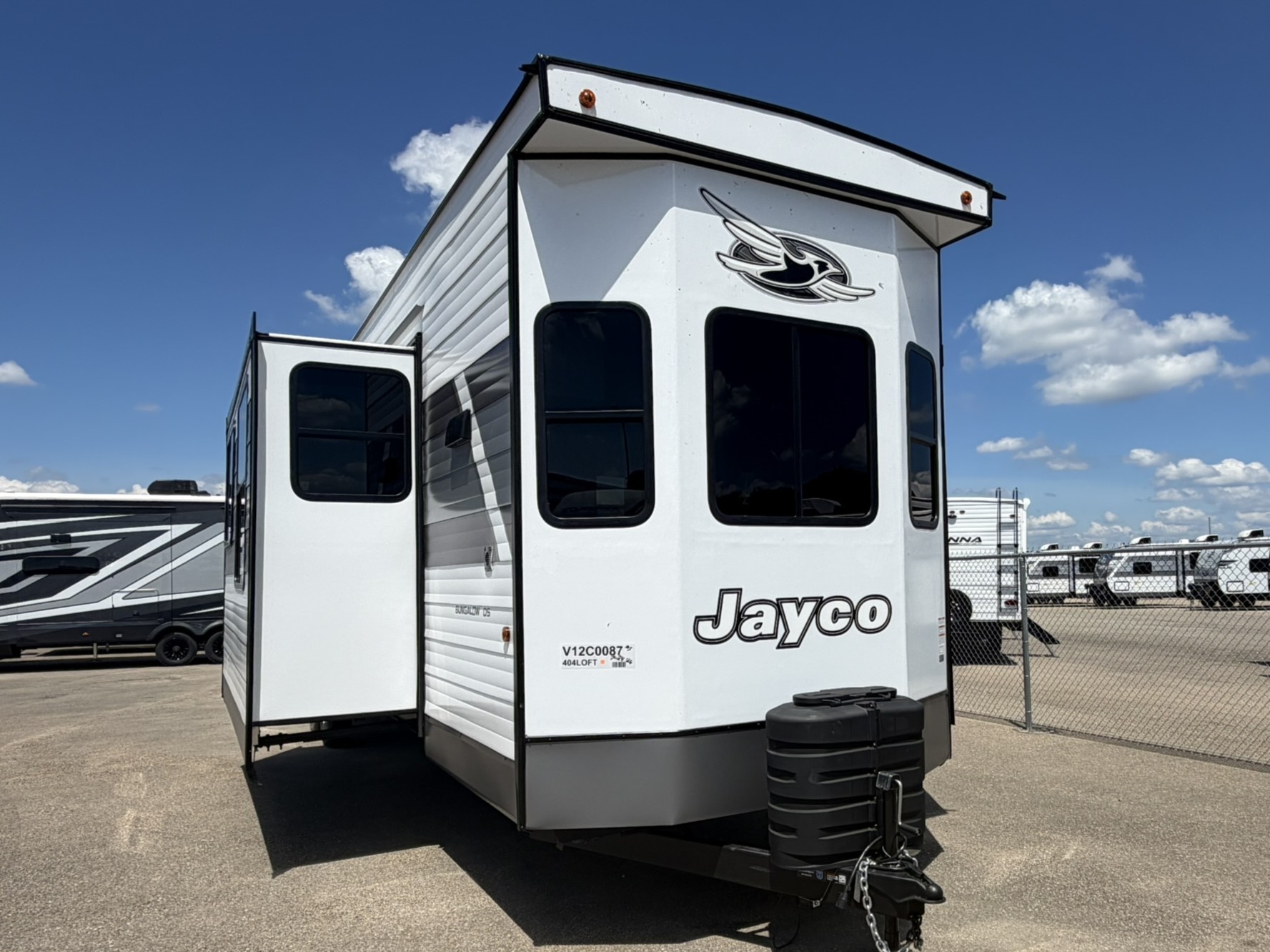 2027 JAYCO JAY FLIGHT BUNGALOW 404LOFT - Image 1