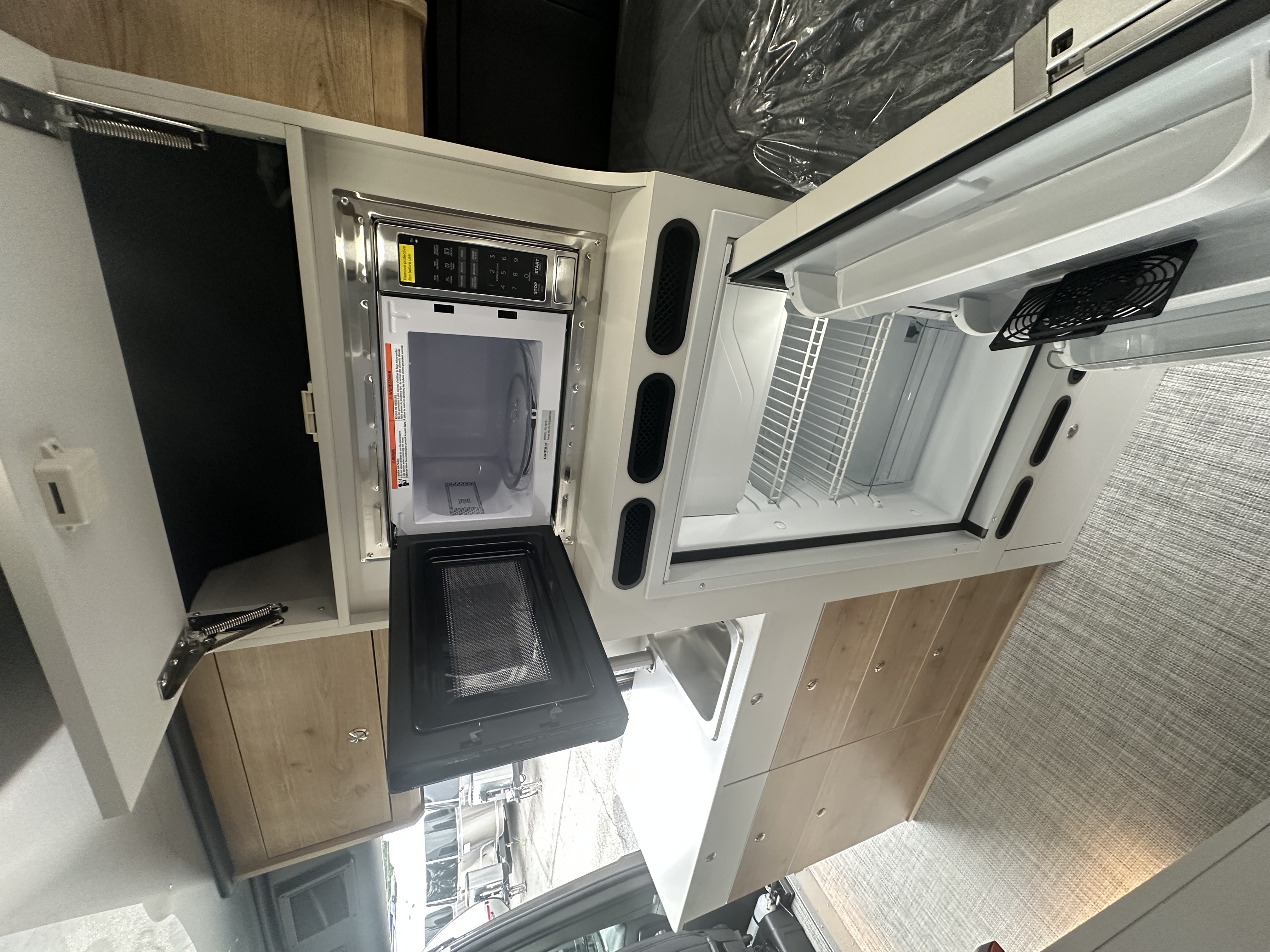 2027 Airstream Rangeline 21PS - Image 28