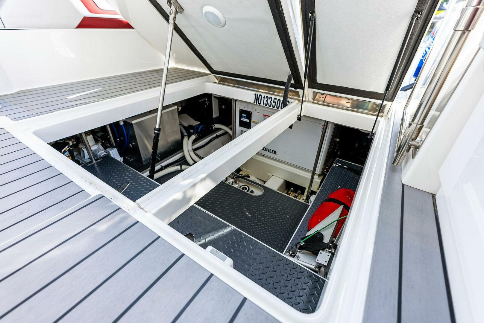 2023 Formula 430 Super Sport Crossover - Image 20