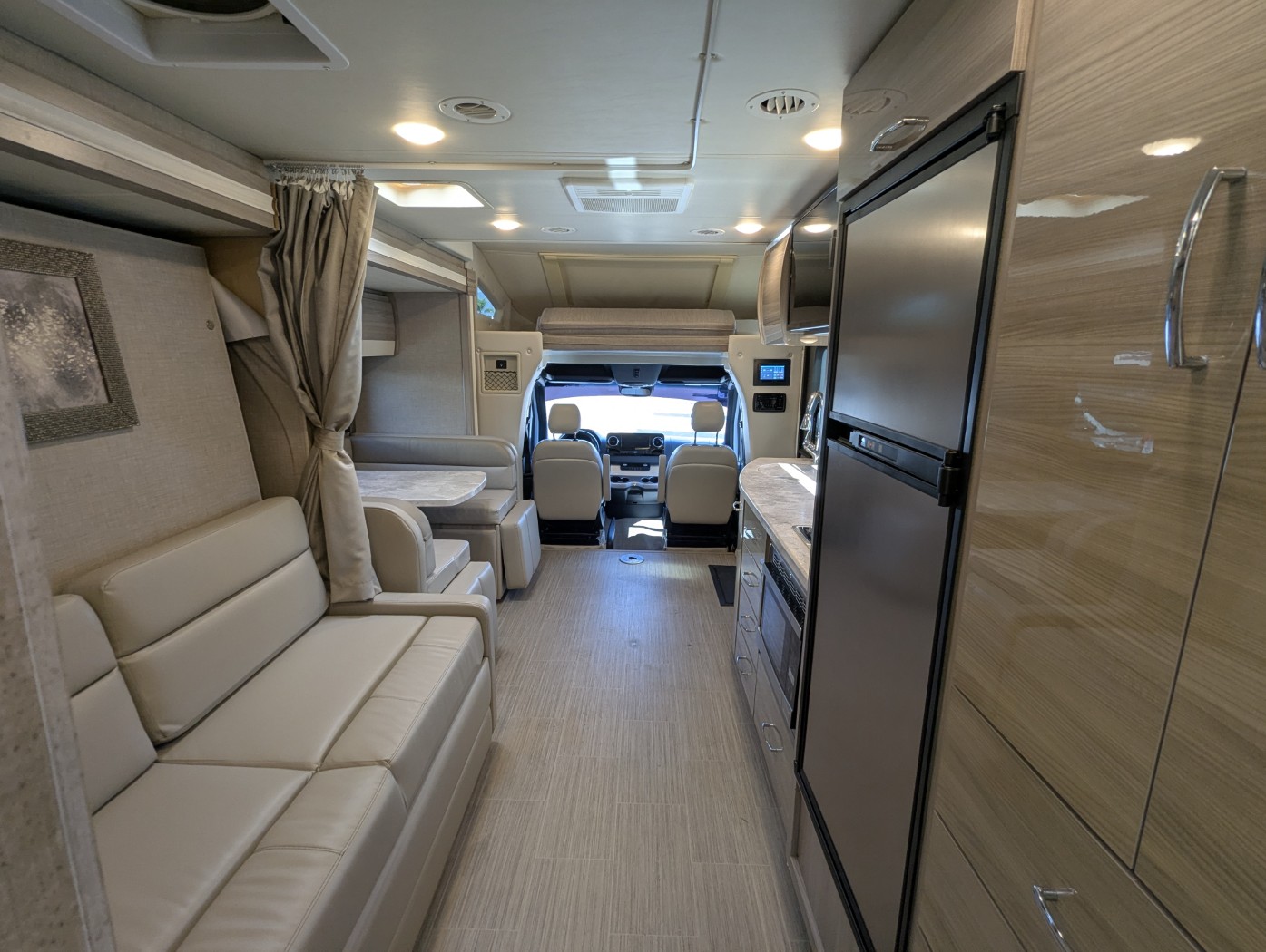 2022 Thor Motor Coach Delano Sprinter 24FB - Image 24