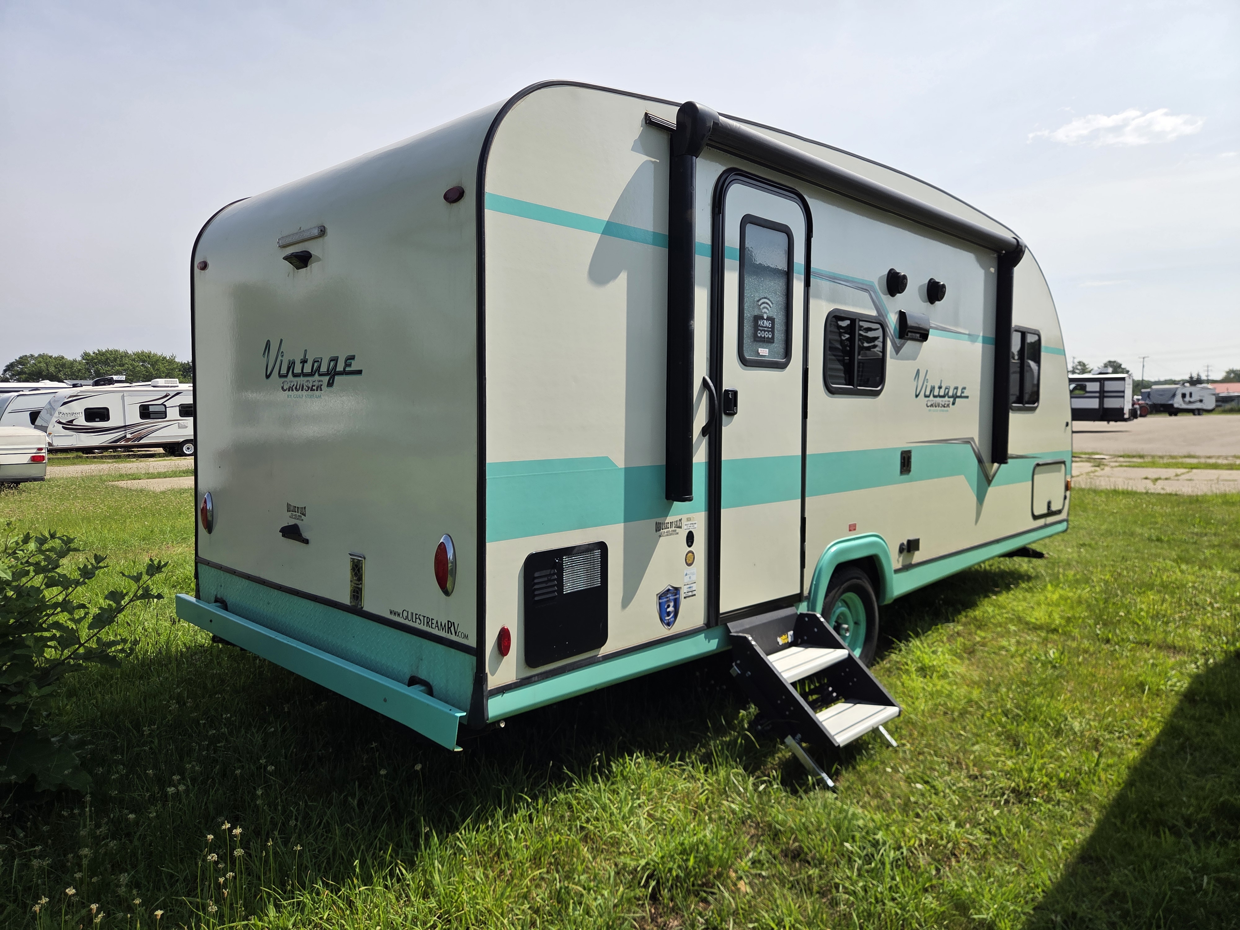 2024 Gulf Stream Vintage Cruiser 19CSK - Image 2