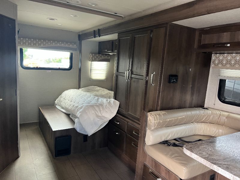 2018 Jayco Melbourne Prestige 24LP - Image 8