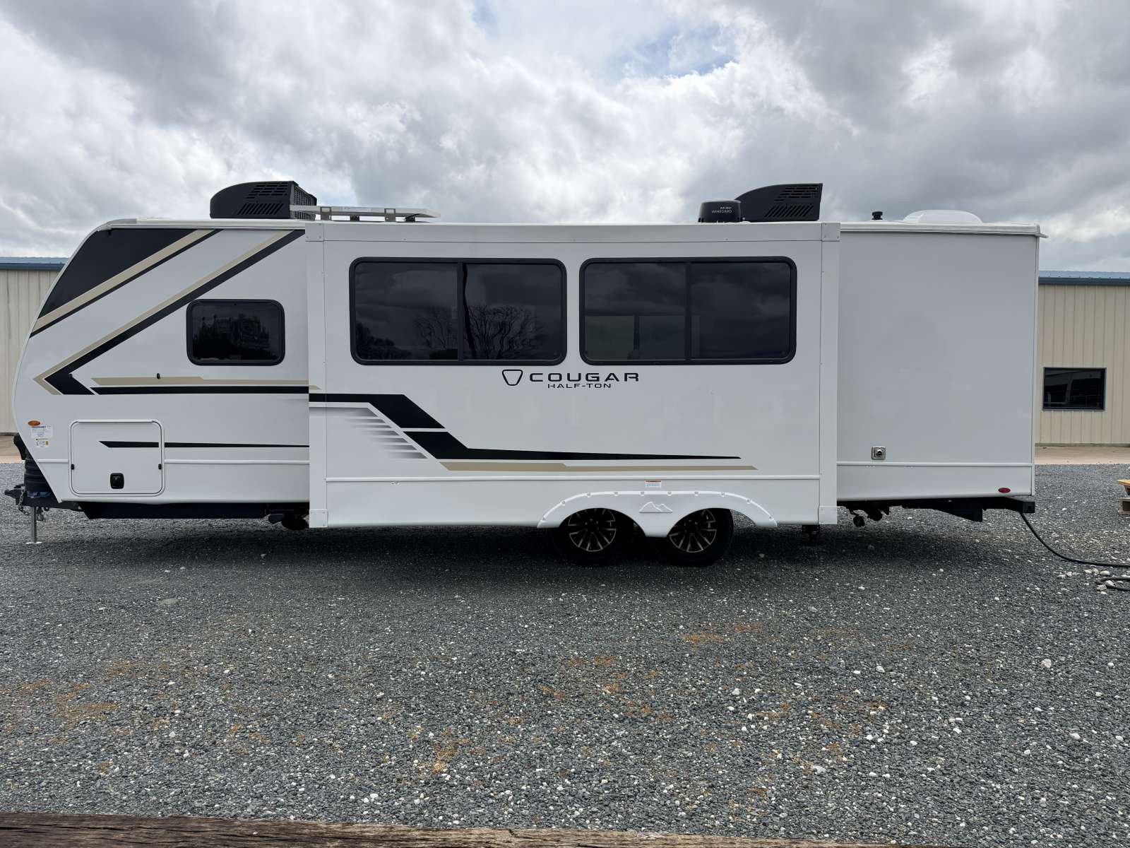 2026 Keystone Cougar Half-Ton 26LBW - Image 4