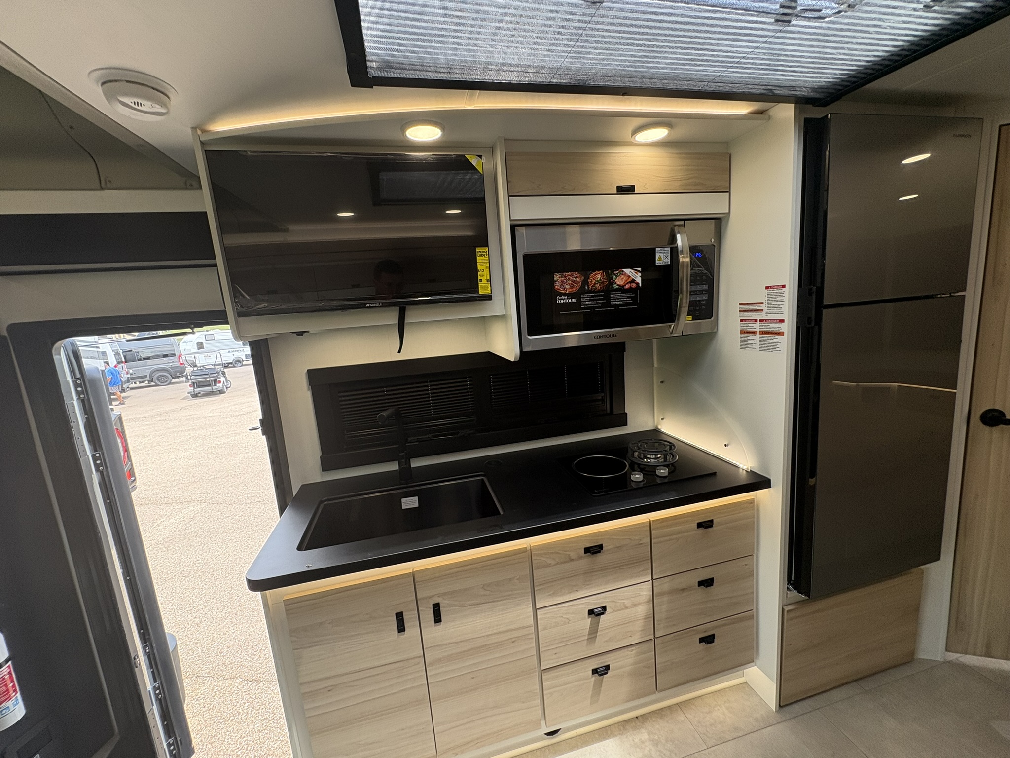 2027 JAYCO MELBOURNE PRESTIGE 25LP - Image 24