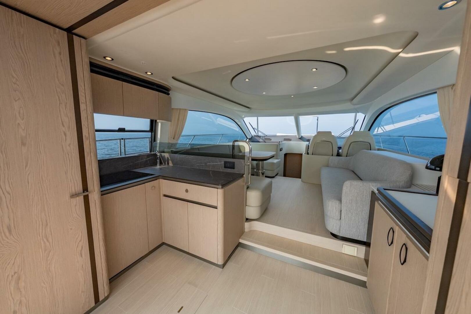 2023 Azimut Fly 53 - Image 23