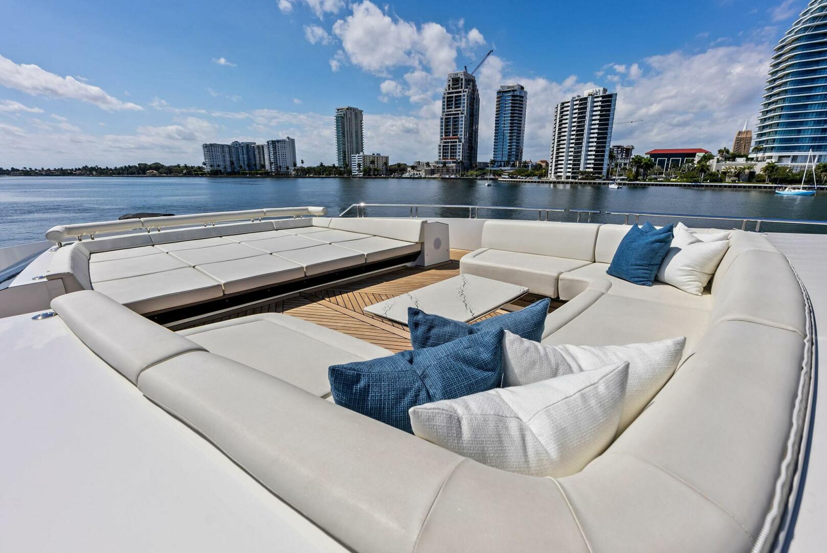 2024 Ocean Alexander 35 Revolution - Image 20