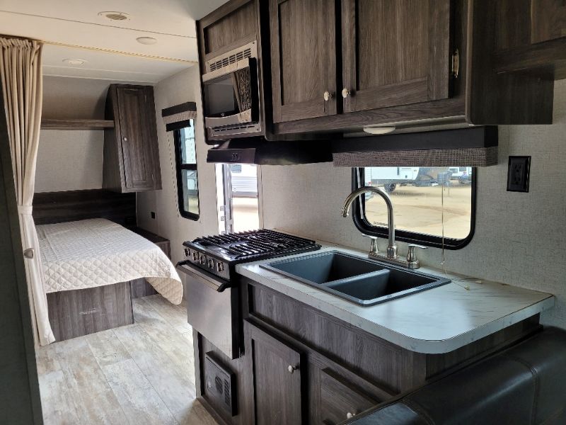 2020 Highland Ridge Mesa Ridge Conventional MR21FB - Image 11