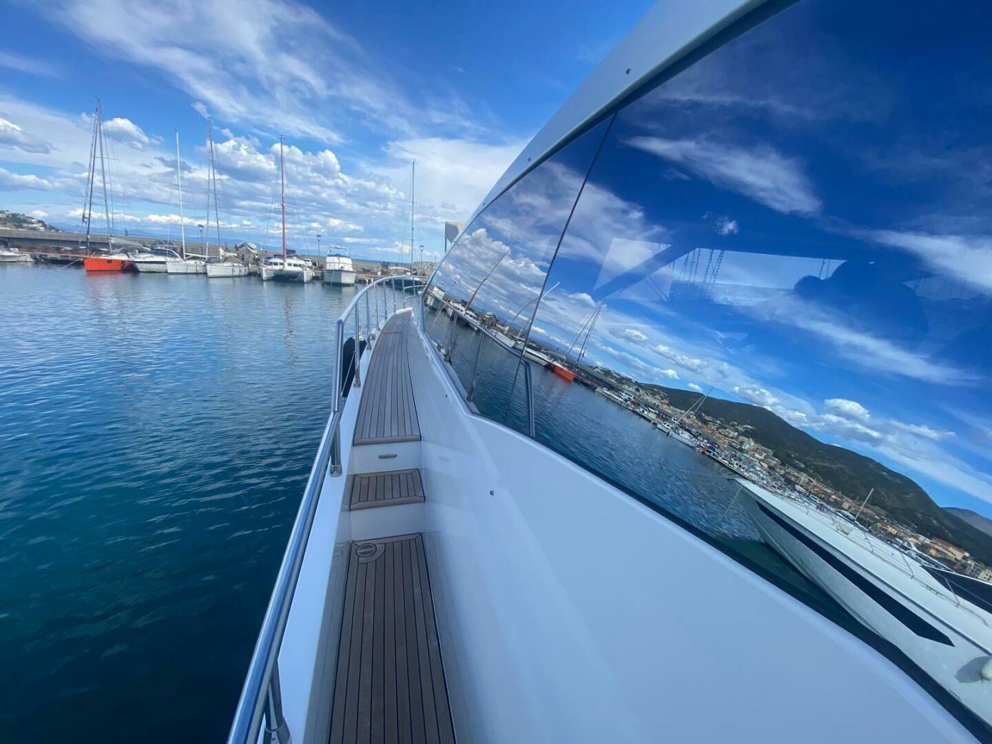 2016 Azimut 77S - Image 14