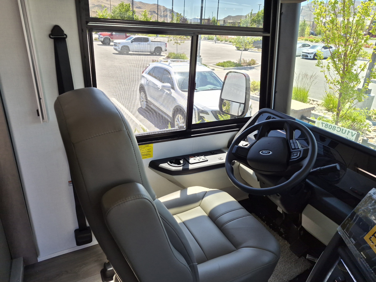 2027 Entegra Coach Vision XL 36C - Image 5