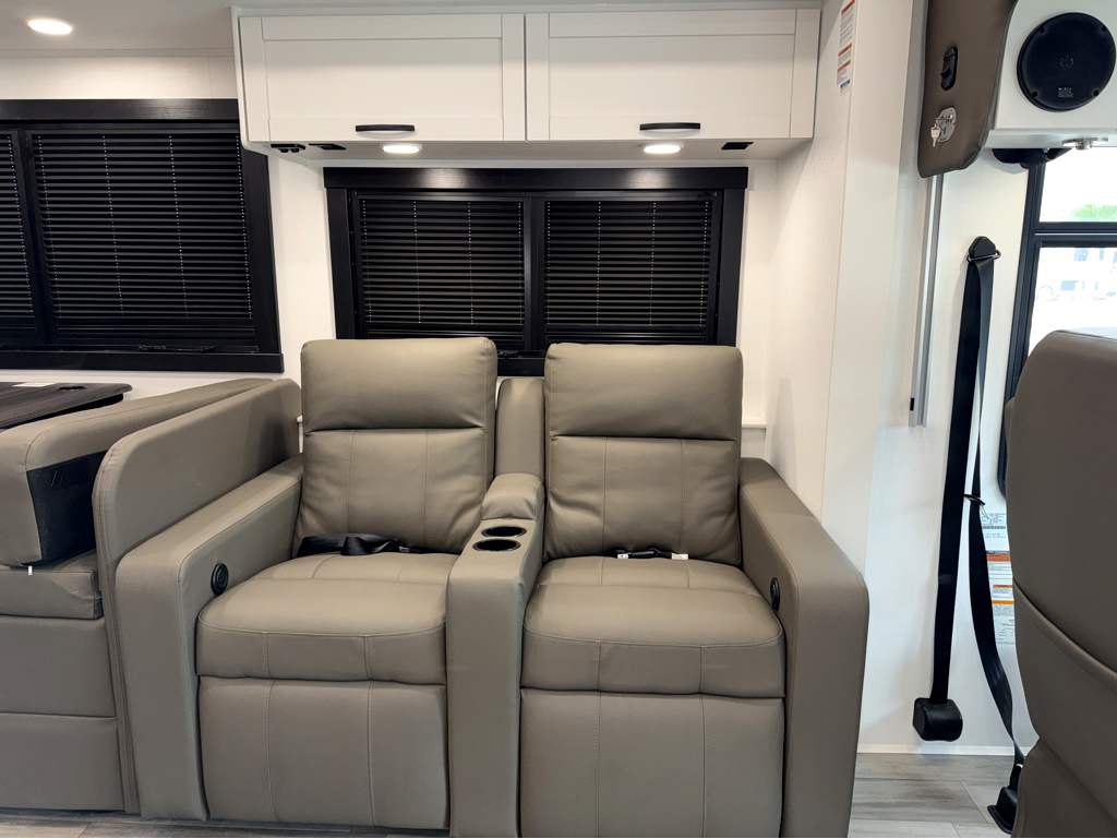 2026 JAYCO PRECEPT 34G - Image 13