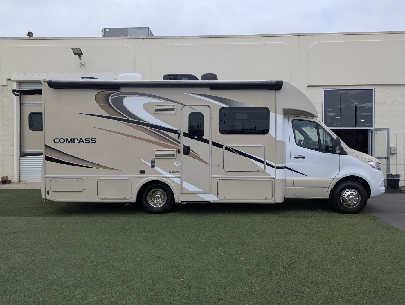 2020 Thor Motor Coach Compass RUV 24SX - Image 6