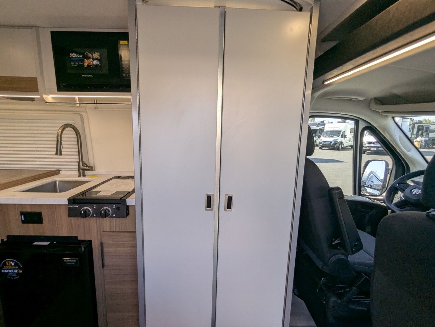 2027 Thor Motor Coach Rize 18Z - Image 16