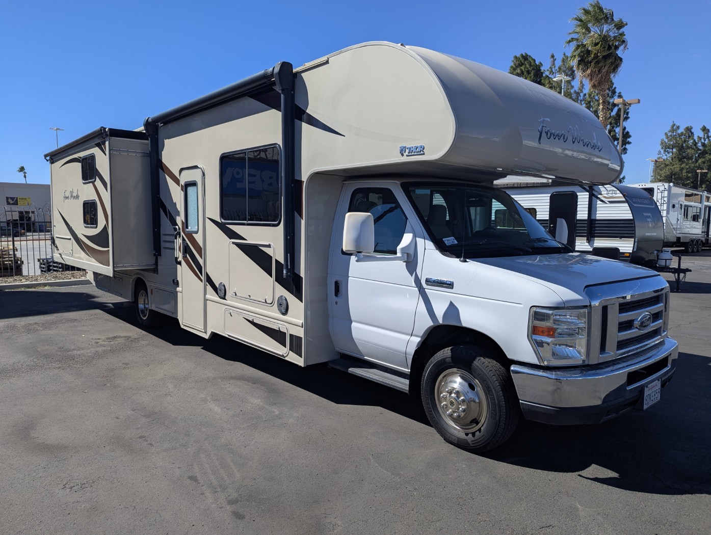 2018 Thor Motor Coach Four Winds 30D - Image 1