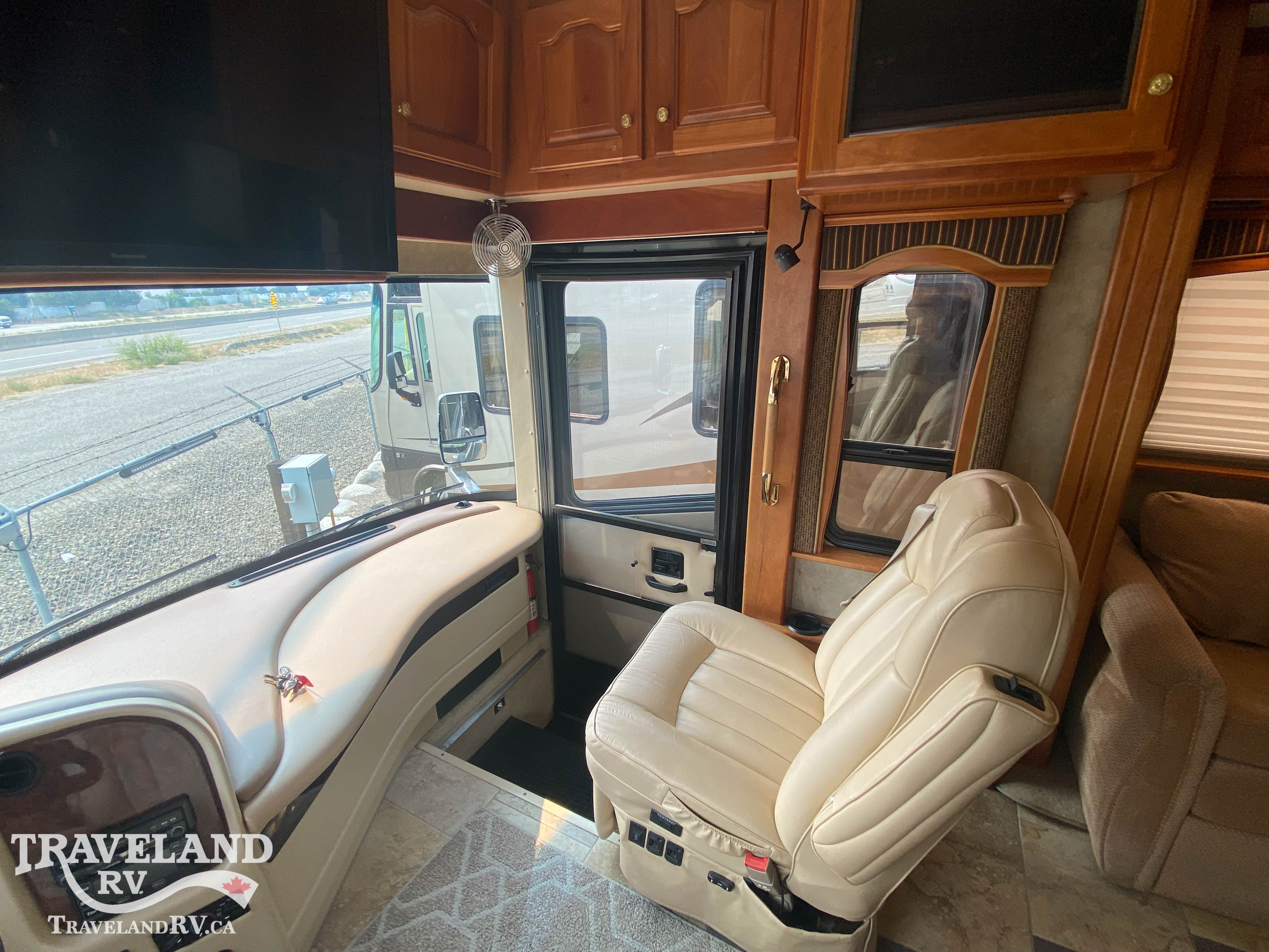 2007 COUNTRY COACH ALLURE 42 - Image 12