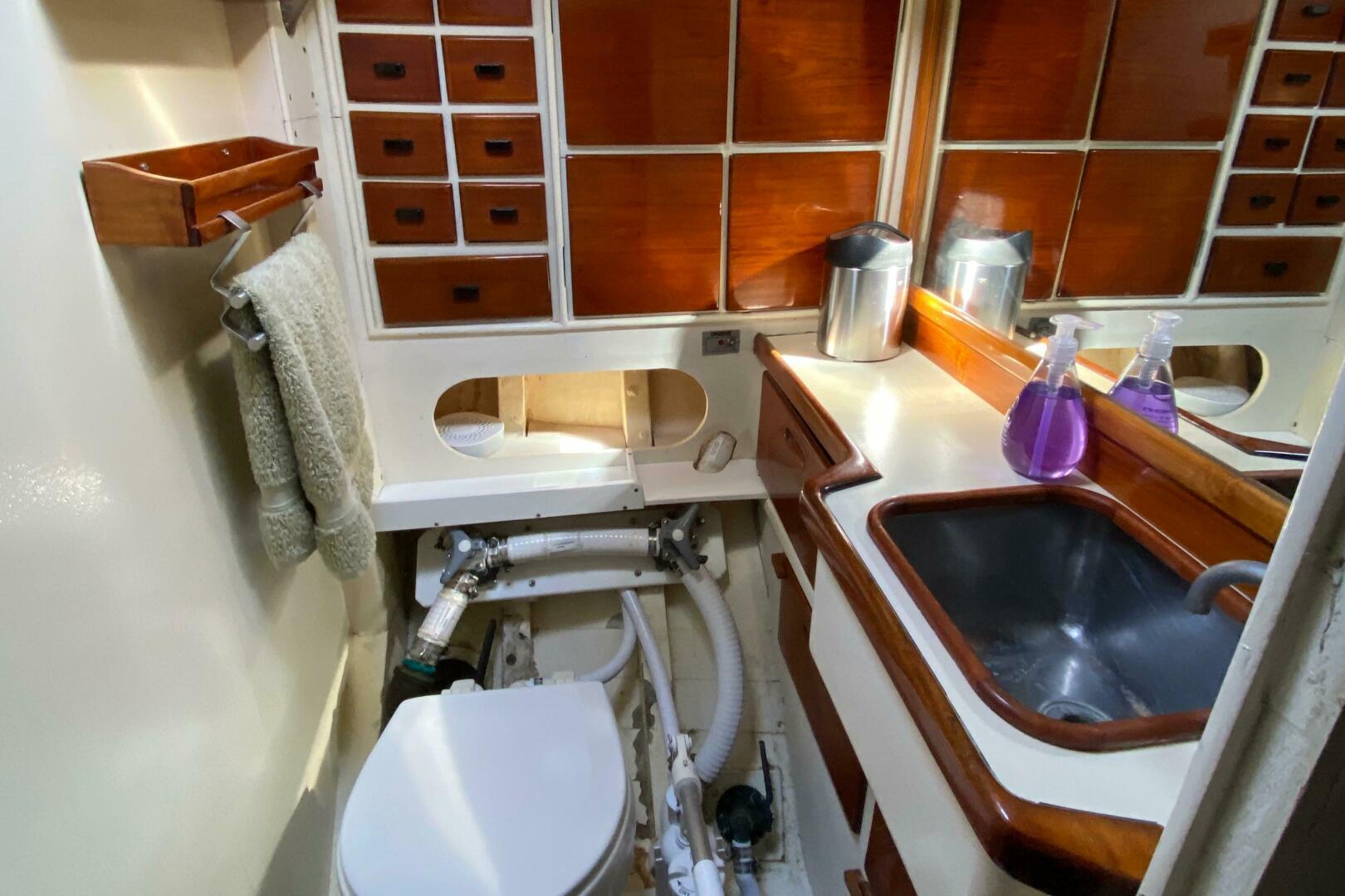 2008 Boston Whaler 320 Outrage - Image 37
