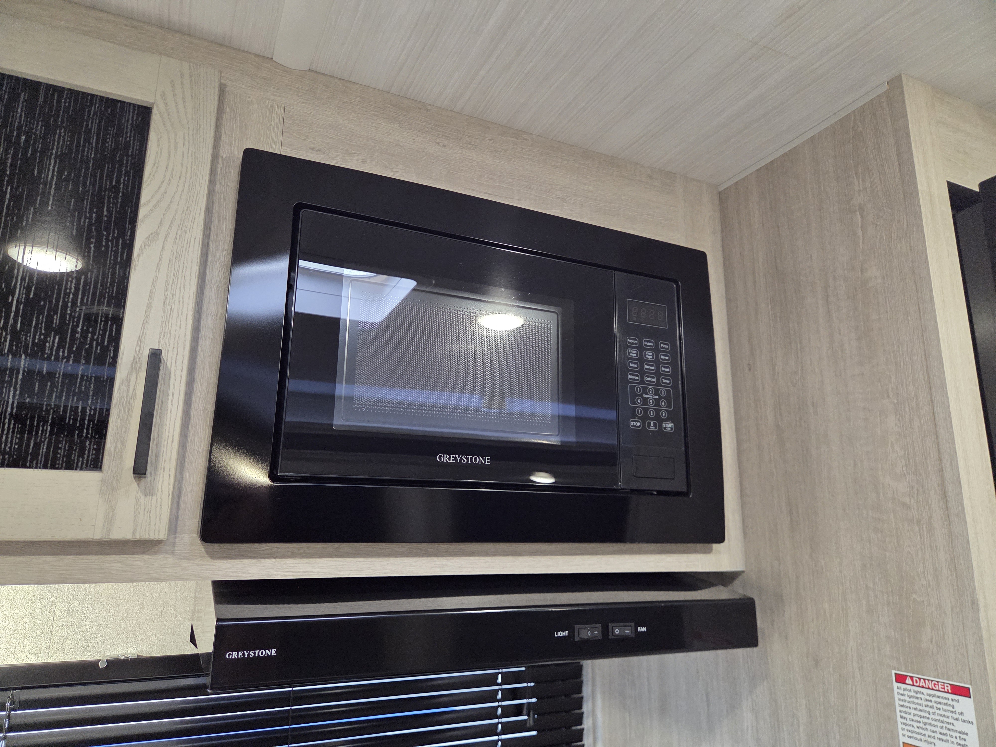 2024 East to West Alta 2600RB - Image 11