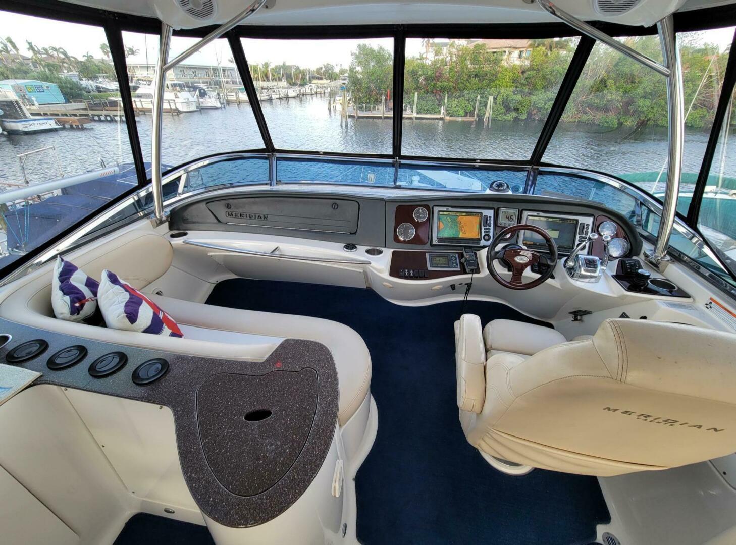 2011 Meridian 441 Sedan - Image 8