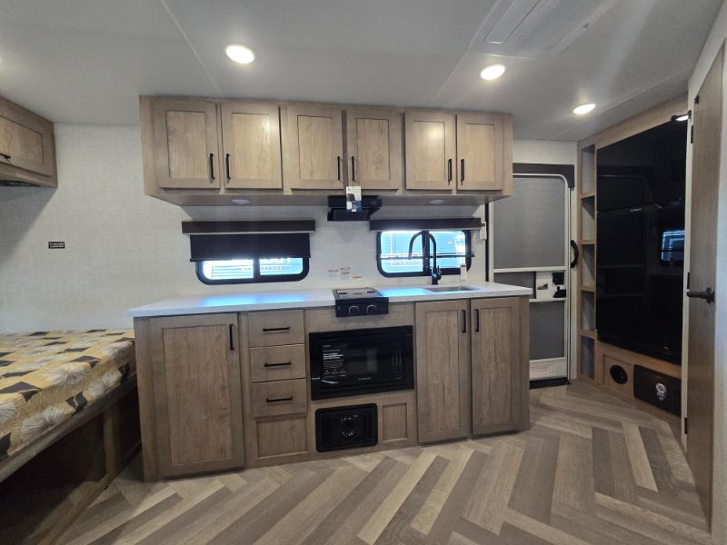 2026 Ember RV E-Series 18FBE - Image 17