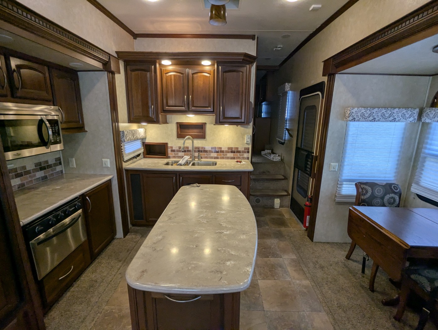 2013 Palomino Columbus 320RS - Image 14