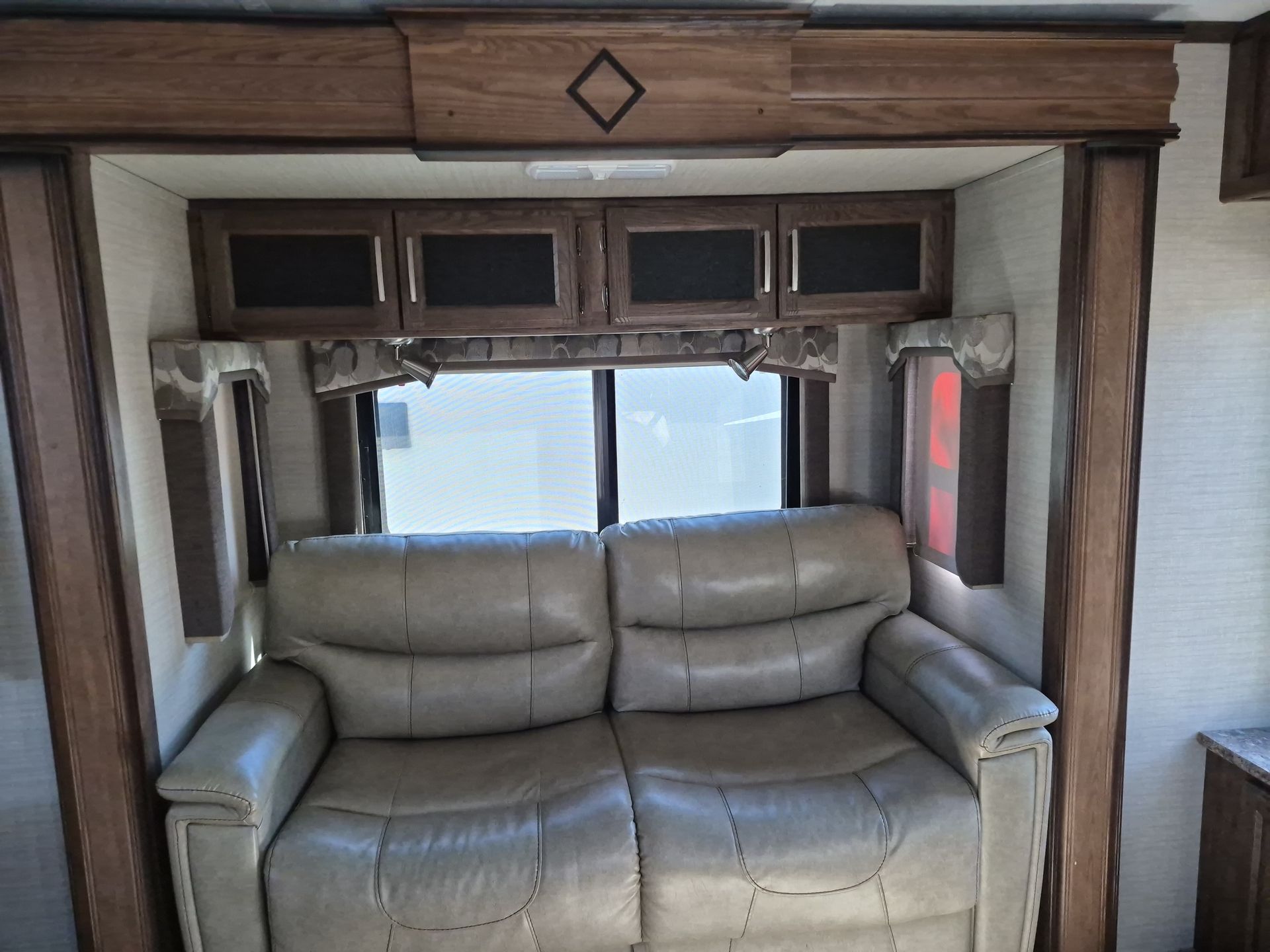 2017 Keystone Cougar 326RDS - Image 17