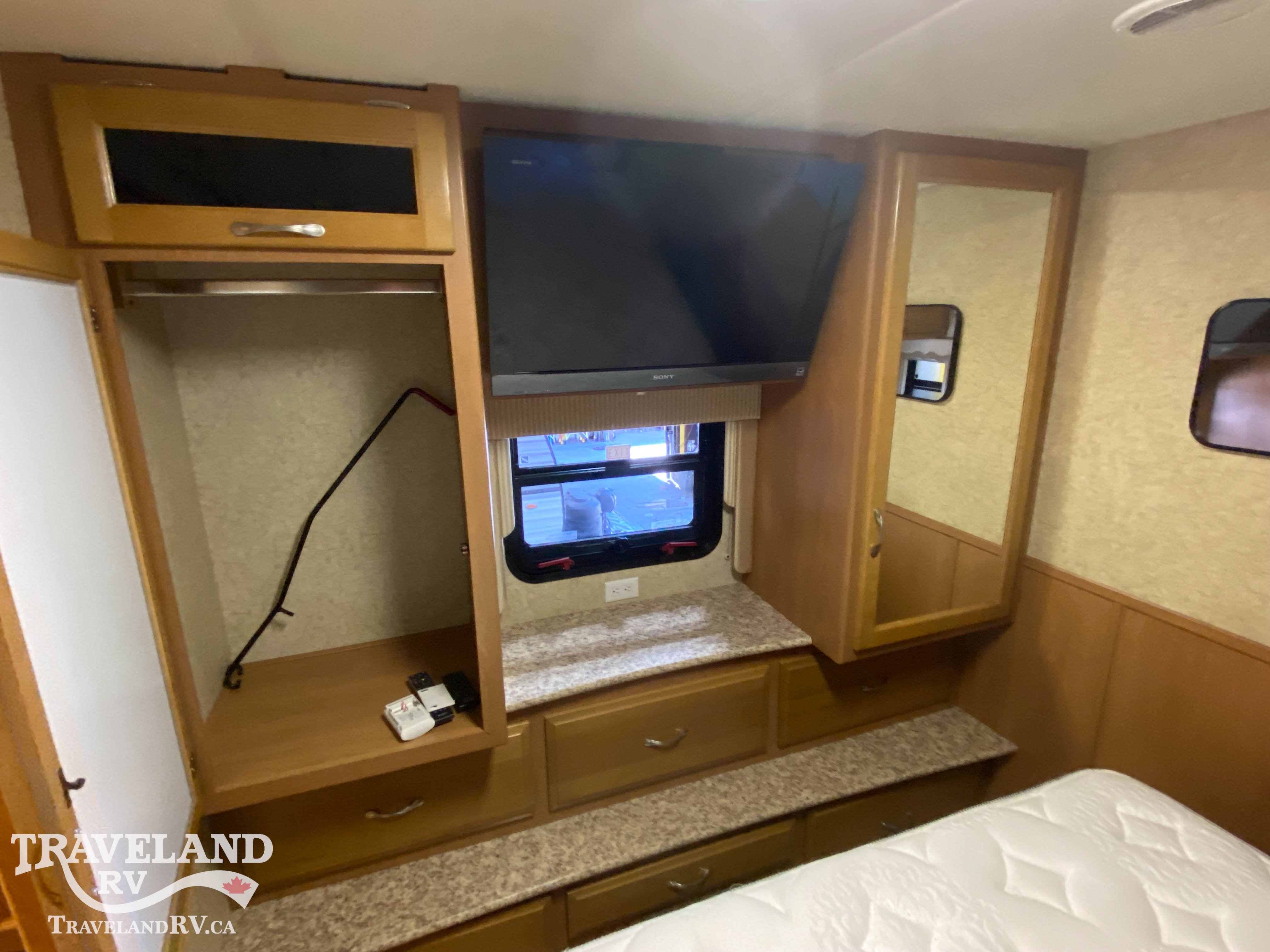 2011 NEWMAR BAYSTAR 3302 - Image 25