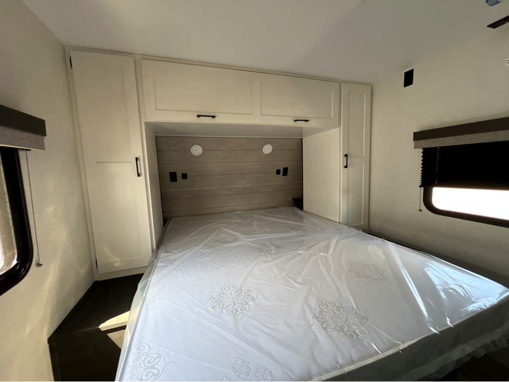 2026 VENTURE RV SIENNA 251VRB - Image 21