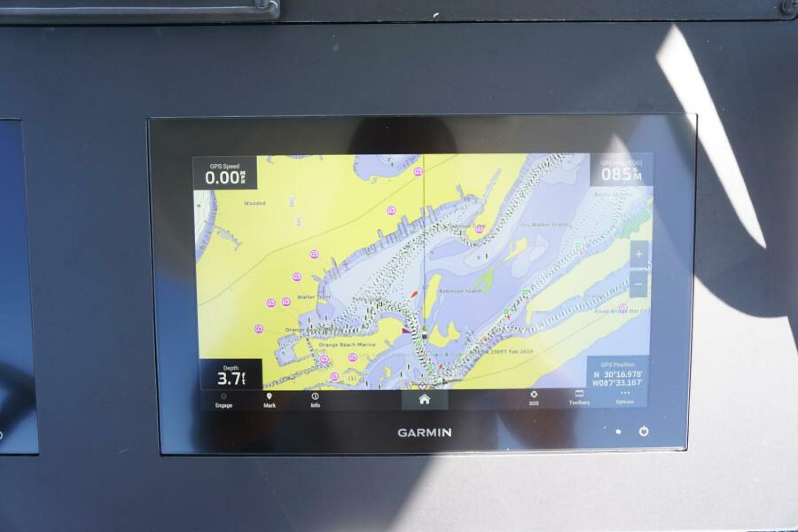 2022 Everglades 253 Center Console - Image 12