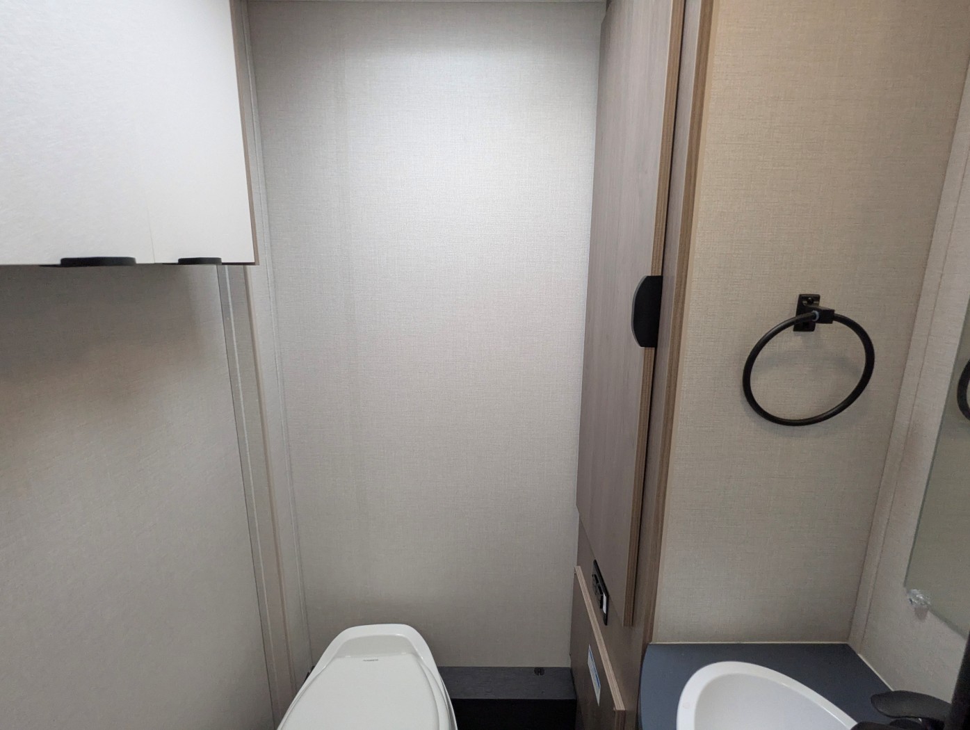 2025 Coachmen Cross Trail EV 20XG - Image 22
